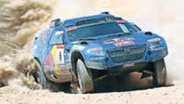 <b>SE ESTRENÓ. </b>Sainz ya sabe lo que es vencer con su Touareg.