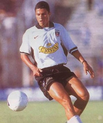 Estuvo en Colo Colo durante 1996 y fue dirigido por Gustavo Benítez. Un tiempo después, defendió los colores de Unión Española.