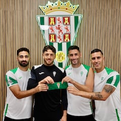 Guardiola y Alves flanquean con el brazalete a Marín y Albarrán