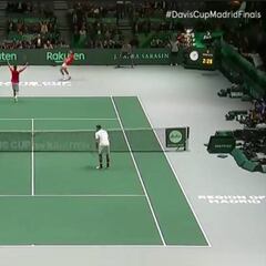 Con España, Nadal multiplica su sentimiento por mil: la eufórica celebración del punto ganador...