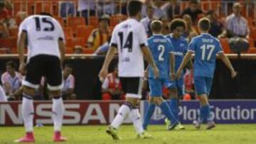 Witsel celebra con sus compañeros el gol del triunfo.