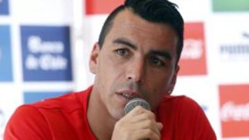 Esteban Paredes, delantero de Chile.