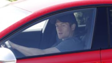 AYER. A LAS 11:00H. El alemán llegó a las 10:00h. al Hospital Sanitas-La Moraleja y se fue tras una hora.