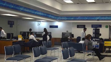 Asaltan banco en Veracruz; toman a cinco como rehenes