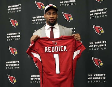 La gran historia humana del draft. Una vida difícil, unos inicios en el football algo tortuosos, pero finalmente ha logrado su sueño. Es un linebacker espectacular y en una defensa como la de los Cardinals seguro que aprenderá mucho. 