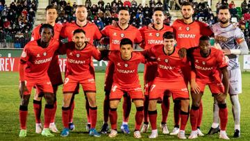 Formación inicial del Alavés ante el Unami