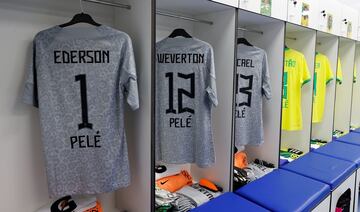 Las camisetas de Brasil en el primer partido tras la muerte de Pelé.