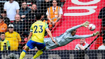 El equipo del guardameta costarricense sufrió una dolorosa derrota en Anfield misma con la que se meten de lleno en puestos de descenso.