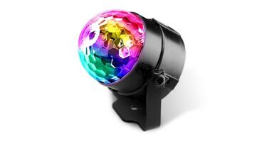 Estas luces de discotecacon tres modos de iluminación suman más de 8.500 valoraciones en Amazon