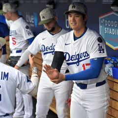 Why are MLB players wearing camo hats and gear today? Where to buy the caps