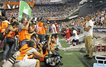 El entrenador serbio llegó al Valencia en junio de 2013 para dos temporadas pero en diciembre de ese año es destituido tras una derrota en Liga ante el Atlético de Madrid (3-0) dejando al equipo en el noveno puesto y vivo en la Europa League y en la Copa del Rey. Dirigió un total de 23 partidos.