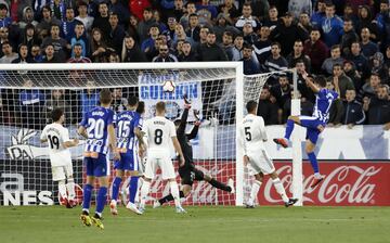 Sobrino heads the ball just before Manu García's winner.