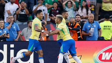 College Station (United States), 09/06/2024.- Brazil forward Francisco Barbosa (L) celebrates with Brazil midfielder Andreas Pereira (R) after Pereira scored a goal against Mexico during the first half of an international friendly soccer match between Mexico and Brazil, in College Station, Texas, USA, 08 June 2024. (Futbol, Amistoso, Brasil) EFE/EPA/ADAM DAVIS