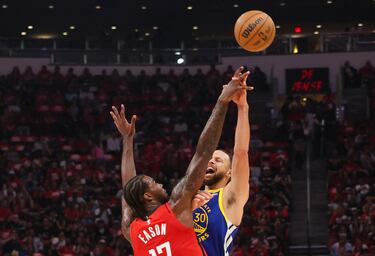 Steve Kerr is frustrated over the Rockets’ treatment of Steph Curry and blasts the rules: “It’s just idiotic that we allow this”
