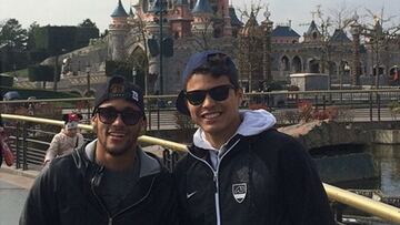 Neymar prepara el Clásico ante el Madrid en Disneyland París