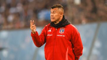 Futbol, Colo Colo vs Deportes Copiapo.
Fecha 15, campeonato Nacional 2024.
El entrenador de Colo Colo Jorge Almiron dirige durante el partido de primera division contra Deportes Copiapo en el estadio Monumental.
Santiago, Chile.
02/06/2024
Felipe Zanca /Photosport
Football, Colo Colo vs Deportes Copiapo.
15th turn, 2024 National Championship.
Colo ColoÕs head coach Jorge Almiron gestures during the first division match against Deportes Copiapo at Monumental stadium.
Santiago, Chile.
02/06/2024
Felipe Zanca /Photosport