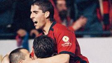 <b>UNA PIÑA. </b>Puñal, Muñoz, Raúl García. Todos ellos están llevando a Osasuna a realizar la mejor temporada de su historia.