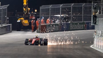 El momento del accidente de Sainz con la alcantarilla en el GP de las Vegas