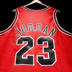 How much could Michael Jordan’s 98 NBA Finals jersey sell for at auction?