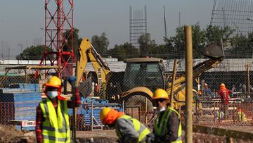 Santiago, 14 de diciembre de 2021.
Obras de construccin durante la instalacion de la primera piedra de la Villa Santiago 2023, lugar que albergara a los deportistas de los juegos Panamericanos y Parapanamericanos. 

Dragomir Yankovic/Aton Chile