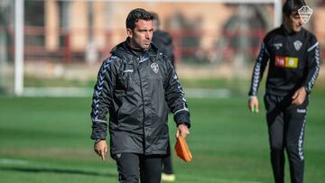 Sempere: "Los jugadores trabajan en casa con rutinas de fuerza"