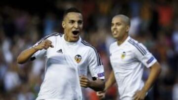 Rodrigo, durante un partido con el Valencia.