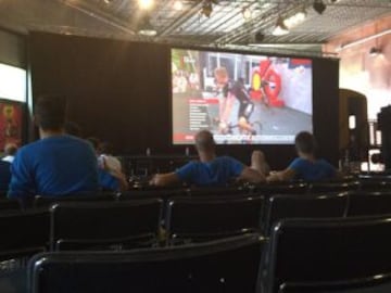 Los ciclistas se divierten antes del Tour y nos dejan fotograf&iacute;as como estas.