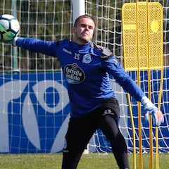 Koval, el quinto portero del Deportivo en esta Liga, duró 39 minutos en el campo