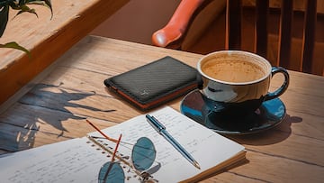 Cartera de cuero con bloquero RFID.