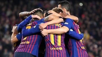 BARCELONA, SPAIN - DECEMBER 22: Ousmane Dembele of Barcelona celebrates with teammates after scoring his team's first goal during the La Liga match between FC Barcelona and RC Celta de Vigo at Camp Nou on December 22, 2018 in Barcelona, Spain. (Pho
