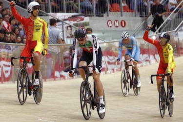 Los dos oros de Mora y la memoria de Llorens