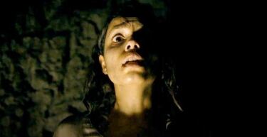 El tráiler de Barbarian nos pone los pelos de punta; así es la sorpresa de terror del año en Disney+