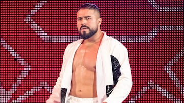 Andrade el Ídolo durante su etapa con WWE.