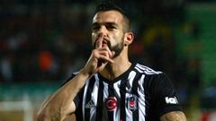 Negredo, celebrando un gol con el Besiktas.