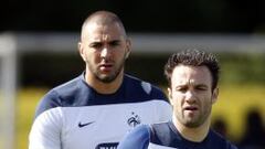 Benzema y Valbuena, en una concentración con Francia.