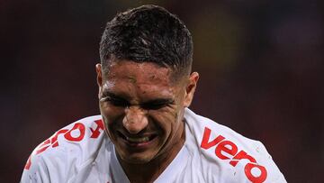 RIO DE JANEIRO, BRAZIL - AUGUST 21: Jose Paolo Guerreiro Gonzales of Internacional reacts during a match between Flamengo and Internacional as part of Copa CONMEBOL Libertadores 2019 at Maracana Stadium on August 21, 2019 in Rio de Janeiro, Brazil. (Photo