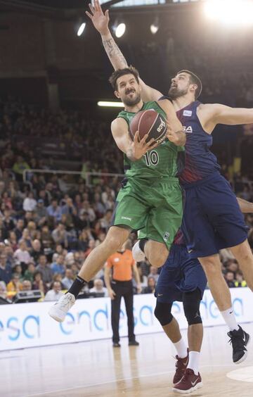 Nicolás Laprovittola, ante el Barcelona.