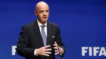 Infantino: "El VAR está ayudando al fútbol, no lo está dañando"