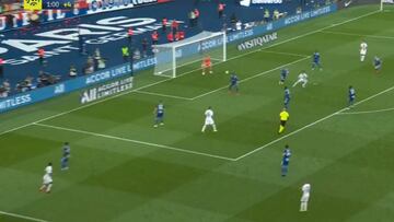 Neymar silencia los pitos con un golazo de chilena a los 92'