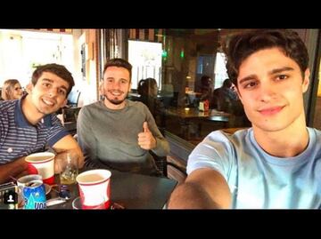 "Tiempo para relajarse, con buenos amigos" acompañaba Saúl a la foto en Instagram.