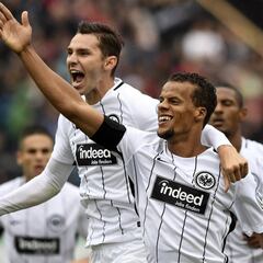 Sin Salcedo ni Fabián el Eintracht Frankfurt avanza en la copa