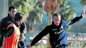 <b>INFAME. </b>El terreno de juego del Chapín y del Anexo obligó a la plantilla a tener que marcharse a Guadalcacín a entrenarse.