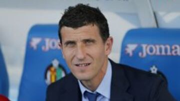 Javi Gracia, en el banquillo del Coliseum de Getafe durante su estreno como entrenador de Osasuna. 