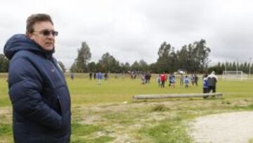 ATENTO. Edurado Gerolami, ayer en la sesión del Atlético.