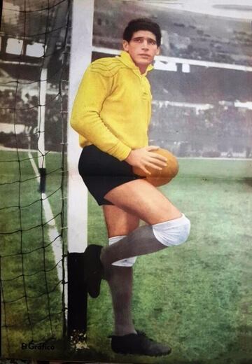 The goalkeeper spent four seasons at Real Madrid. In 1962 he returned to Argentina to join River Plate