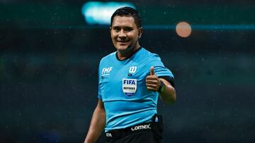 Referee Fernando Guerrero during the game America vs Guadalajara, corresponding to Round 08 of the Torneo Apertura 2023 of the Liga BBVA MX, at Azteca Stadium, on September 16, 2023.
<br><br>
Arbitro Fernando Guerrero durante el partido America vs Guadalajara, correspondiente a la Jornada 08 del Torneo Apertura 2023 de la Liga BBVA MX, en el Estadio Azteca, el 16 de Septiembre de 2023.
