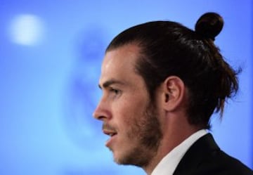 Real Madrid's Welsh forward Gareth Bale speaks during a press conference in the media room at the Santiago Bernabeu stadium in Madrid on October 31, 2016.