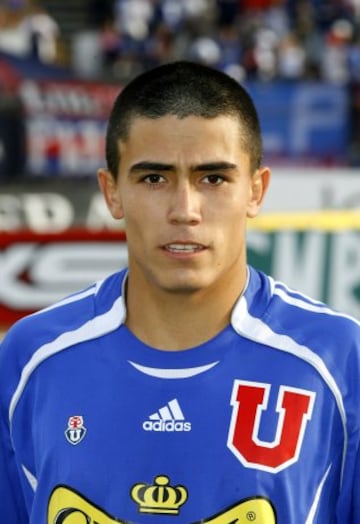 'Lápiz' López era lateral, debutó en Universidad de Chile, para luego salir a Wanderers, Santiago Morning y Deportes Linares.