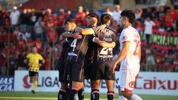 Futbol, Deportes Recoleta vs Union Espanola
Fecha 2, Liga de Ascenso 2026
Los jugadores de Deportes Recoleta celebran el triunfo contra Union Espanola tras un partido de la Liga de Ascenso disputado en el estadio Municipal de Recoleta, en Santiago, Chile.
27/02/2026
Dragomir Yankovic/Photosport
Football, Deportes Recoleta vs Union Espanola
Second date, Liga de Ascenso 2026
Deportes RecoletaÕs players celebrate the victory against Union Espanola after Liga de Ascenso championship match at the Municipal de Recoleta stadium in Santiago, Chile.
27/02/2026
Dragomir Yankovic/Photosport