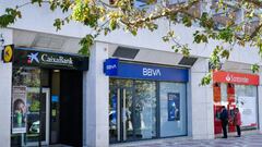 Cómo cancelar una transferencia bancaria: BBVA, Santander, CaixaBank, Sabadell...